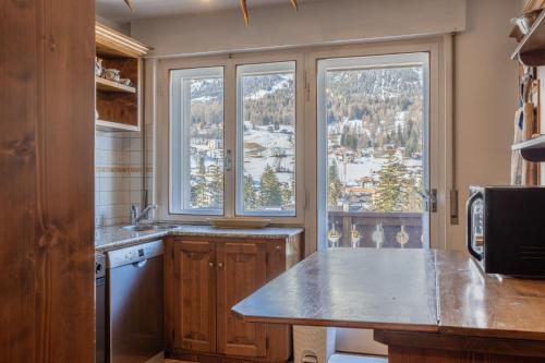 Køkken eller tekøkken på Casa Cristallino, in centro con balcone panoramico