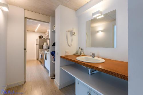 Dapur atau dapur kecil di Dúplex Sa Tarongeta - 5' playa I vistas I terraza 20m2 I ascensor I equipado