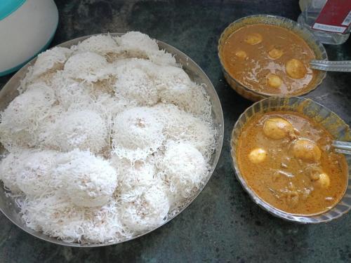 Mad i den private indkvartering eller i nærheden