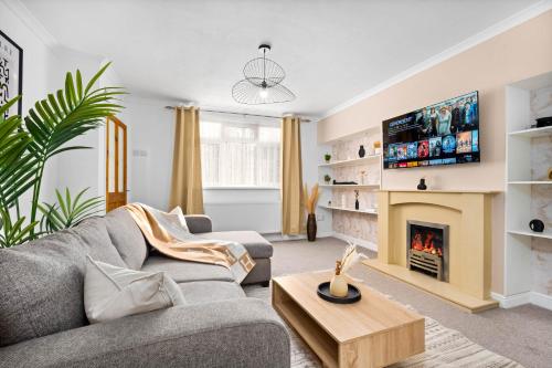 Foto Stylish 3 Bedroom House - Garden - Pool Table - Parking 165M 2