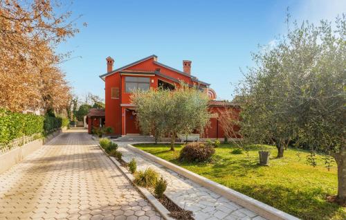 Stunning Apartment In Nova Vas