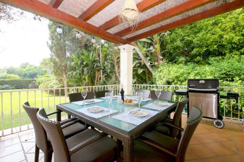 Estepona East Luxury Family Villa ROSA