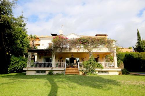 Estepona East Luxury Family Villa ROSA