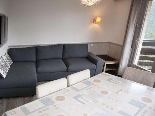 Charmant 2 pièces rénové, 6 pers, balcon, accès direct pistes, au cœur des Orres - FR-1-322-384