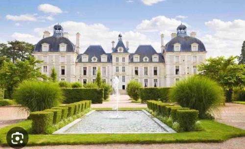 Taman di luar Charmant studio classé, 5 mn de Blois