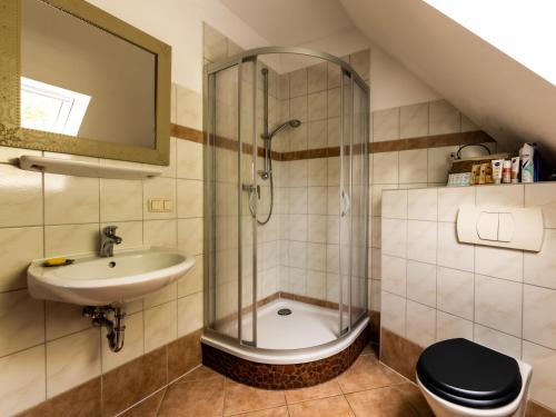 Ένα μπάνιο στο Ferienwohnung im Spöckerhus