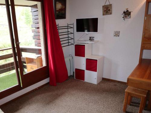 Studio calme, balcon, à 100m des pistes et commerces - idéal pour 4 personnes - FR-1-322-579