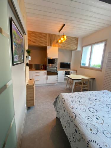 Charmant studio quartier salins 5mn gare routiere