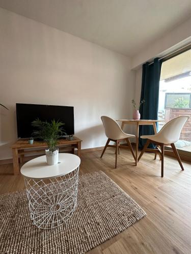 Bohemian studio in Menton close to sea with parking