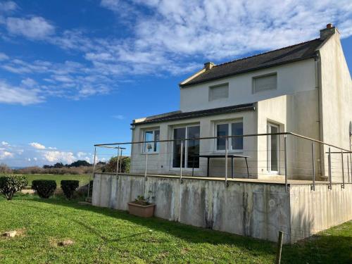 Billede fra billedgalleriet på Maison calme avec vue mer, proche plages, cheminée et Wi-Fi - FR-1-418-264 i Le Palais