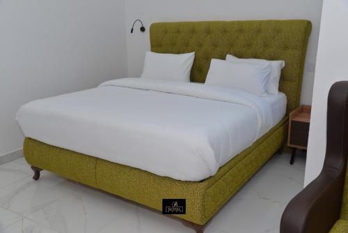 Ένα ή περισσότερα κρεβάτια σε δωμάτιο στο Bi-Hotel 2