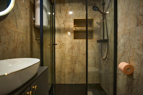 Bernard Deluxe Renovated Peaceful Old Town Gem