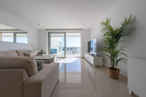 Porto de Mos 105 by Destination Algarve