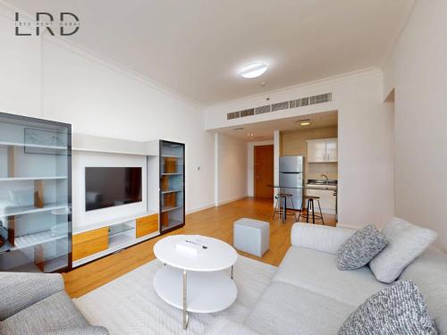 Charming 1BR Apartment with Canal View in Business Bay