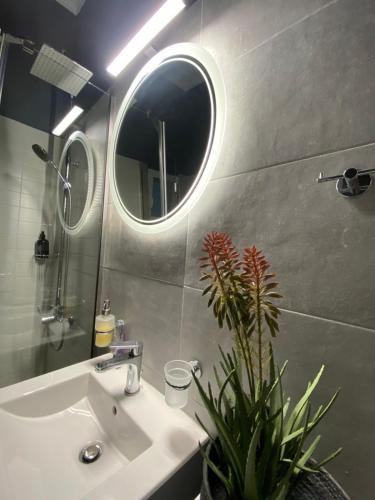 Koupelna v ubytování Nafsika Luxe edition Oreon Suites