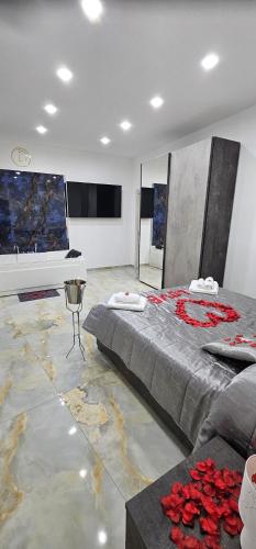 Кровать или кровати в номере Da Tonino luxury apartments
