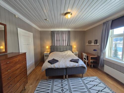 Postel nebo postele na pokoji v ubytování Large Family Friendly Apartment