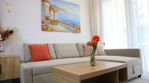 Azure Serenity 1BR - Chic Coastal Escape