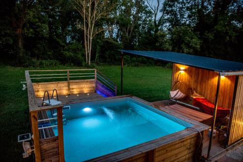 Maison de charme, piscine, jacuzzi, rivière,