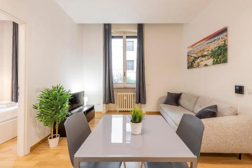 Central Station Suite - B Home