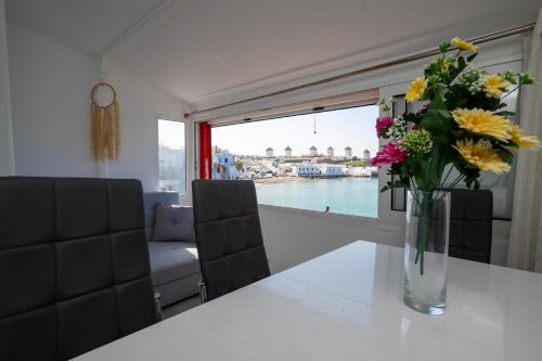 Spacious Apartment in Little Venice Mykonos by ΜΡS