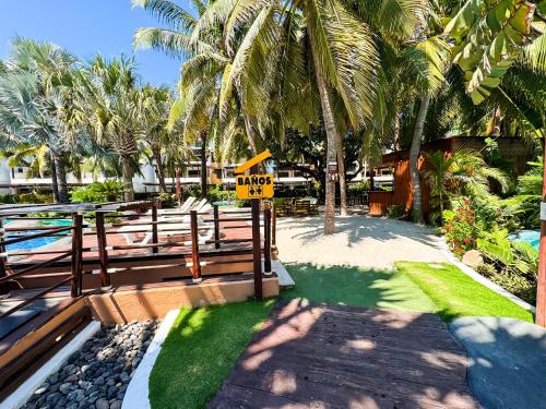 Ein Garten an der Unterkunft Villas los cabos le suisse