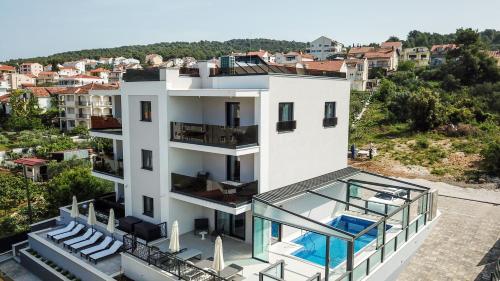 Villa 23 B heated pool