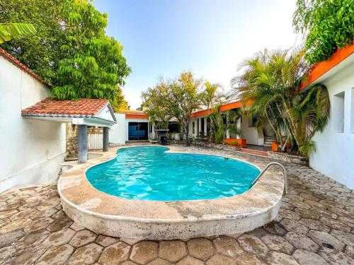 Bazén v ubytování Loft para dos MaiT nebo v jeho okolí