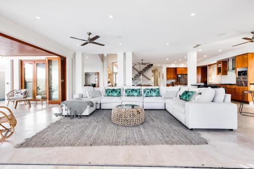 Posezení v ubytování Luxurious, Tropical Haven, Mooloolaba- Moonda5