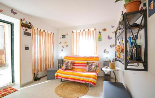 Ruang duduk di 1 Bedroom Lovely Home In San Cristoforo