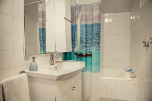 Apartments with parking space Biograd na Moru, Biograd - 24023