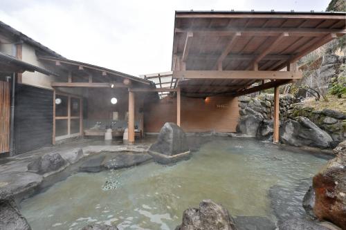 四季の里 はなむらの敷地内または近くにあるプール