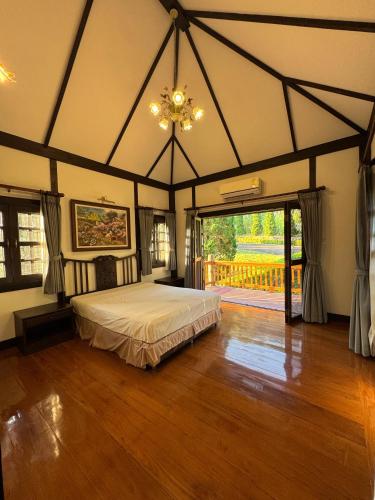 Postel nebo postele na pokoji v ubytování Baan View Doi - Mountain Retreat