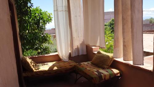 Zona de estar de DAR EL KERMA Traditional Rustic House