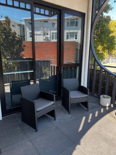 Un balcón o terraza en 2 bedroom gem