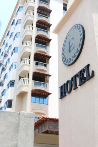 Certifikát, hodnocení, plakát nebo jiný dokument vystavený v ubytování Eagle Bay Hotel