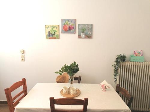 Φωτογραφία από το άλμπουμ του Granny's House στους Κουνιάδους