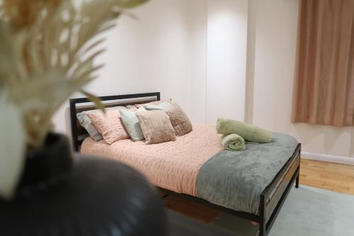 Katil atau katil-katil dalam bilik di Stylish City-Centre Stay