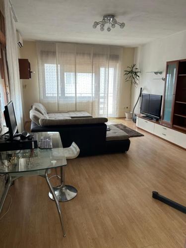 Split Breeze Apartment