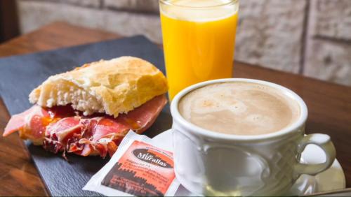 Завтрак для гостей Hostal Restaurante Central