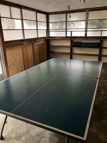 Stolní tenis v ubytování おれっちのひみつきち3 nebo okolí