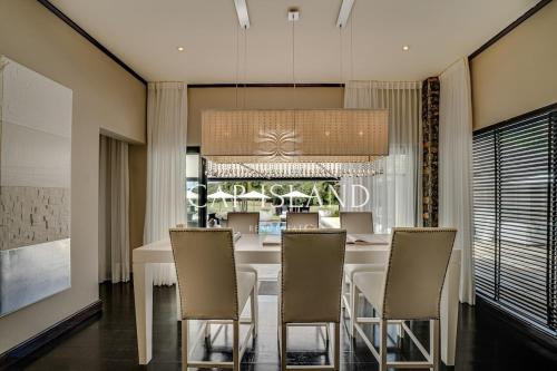 Χώρος καθιστικού στο Villa Pearl of Solaia