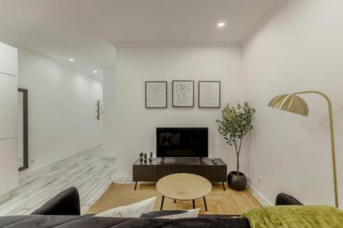 Ruang duduk di Amadora Flat 5