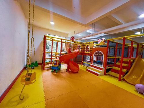 Dětský klub v ubytování Riverside View Home --- Gym, Garden, Parking & Children play area
