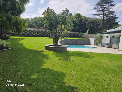 Πισίνα στο ή κοντά στο Fine Garden Suites