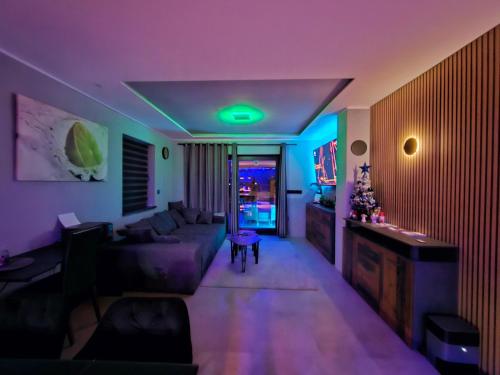 Χώρος καθιστικού στο Villa Joy with Pool,Jacuzzi,E Auto Station