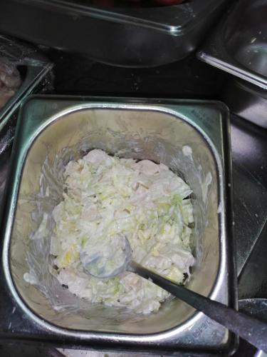 Makanan di atau berdekatan bot ini