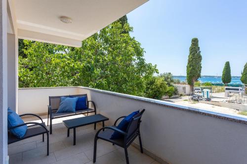 Modernes Ferienhaus In Strandnähe