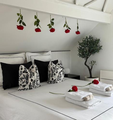 Ένα ή περισσότερα κρεβάτια σε δωμάτιο στο La Suite Prestige - Jacuzzi et cinema - Cergy-Village