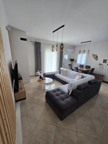 Postel nebo postele na pokoji v ubytování Villa Theo Corfu